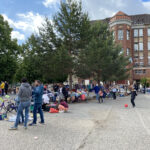 Flohmarkt auf dem SChulhof der Trelleborg Grundschule Berlin